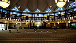 المسجد الوطني كولالمبور ماليزيا  - في ماليزيا